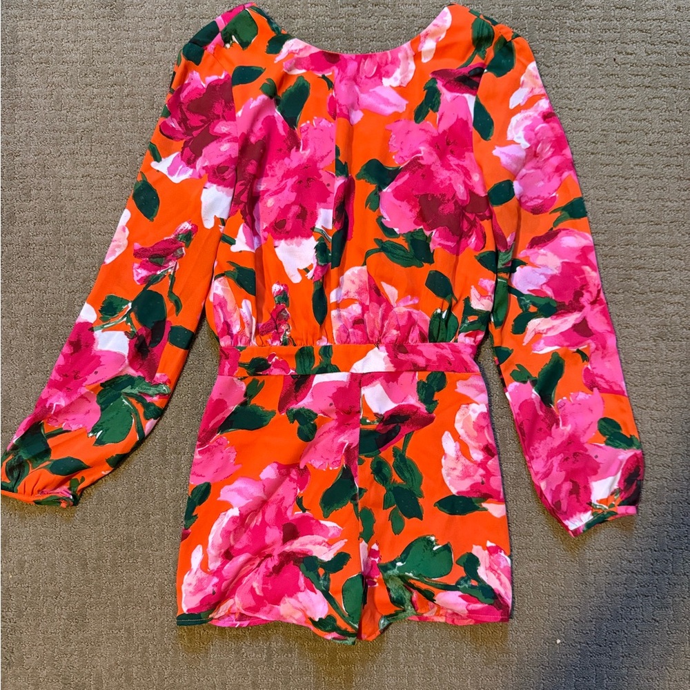Lulus flower romper with low back